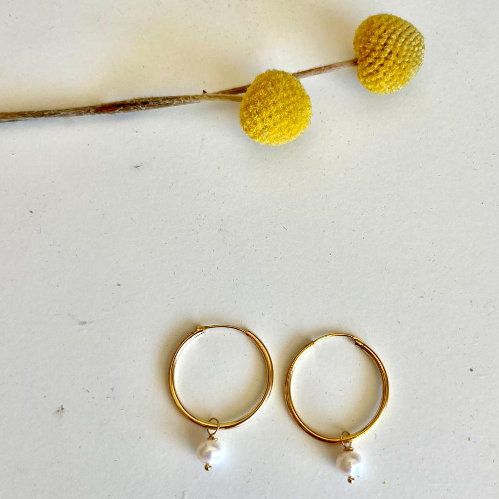 Argolla 29mm bañada en oro 18 quilates + perla cultivada de río