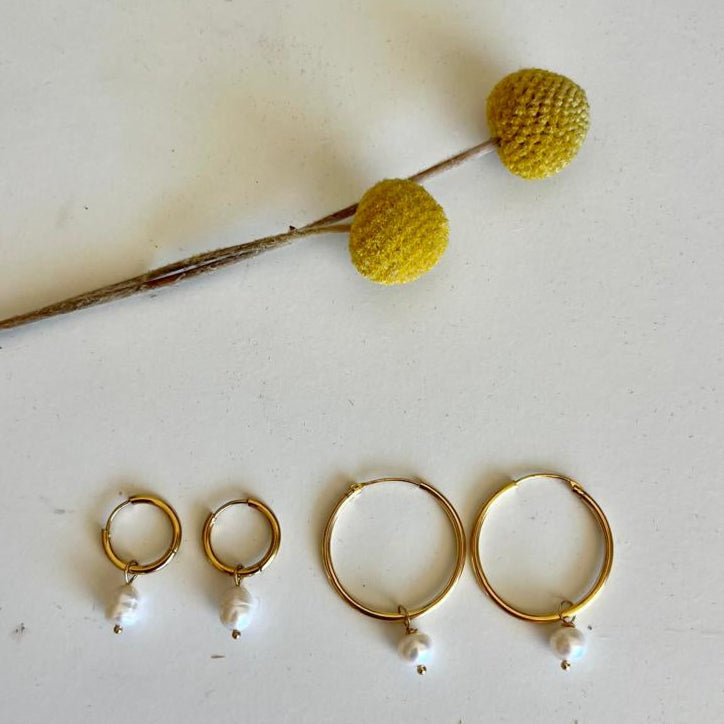 Argolla 29mm bañada en oro 18 quilates + perla cultivada de río